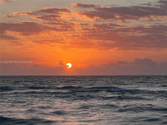 Building Photo - 1825 S Ocean Dr