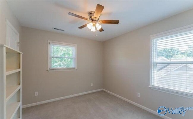 Building Photo - 235 NE Albany Dr