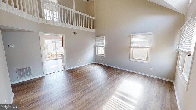 Building Photo - 72 Whethersfield Cir