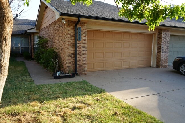 Primary Photo - 5556 93rd St