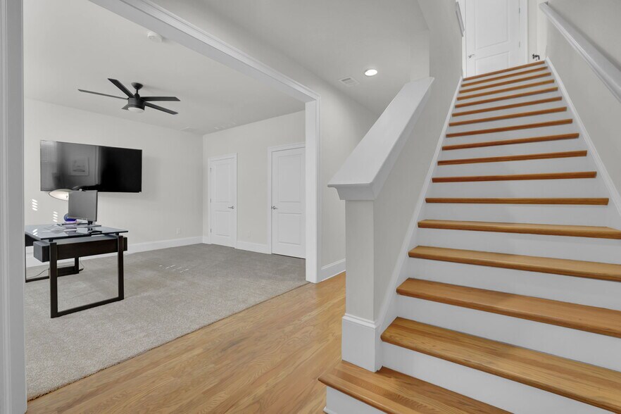 Building Photo - 107 Old Orchard Ln