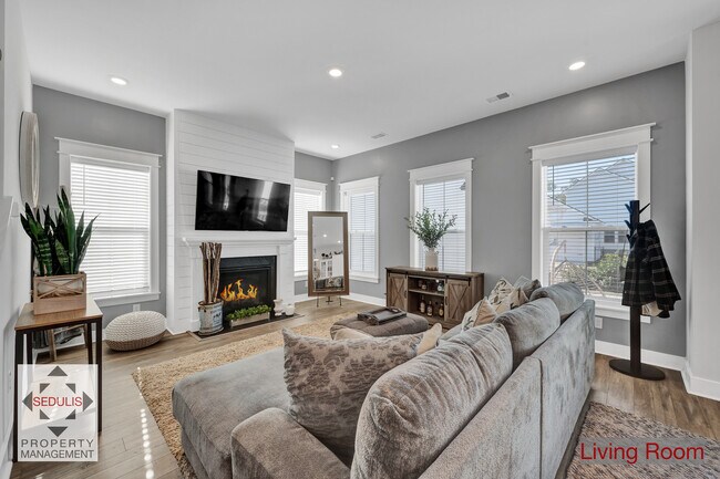 Building Photo - 1754 Sandybrook Dr