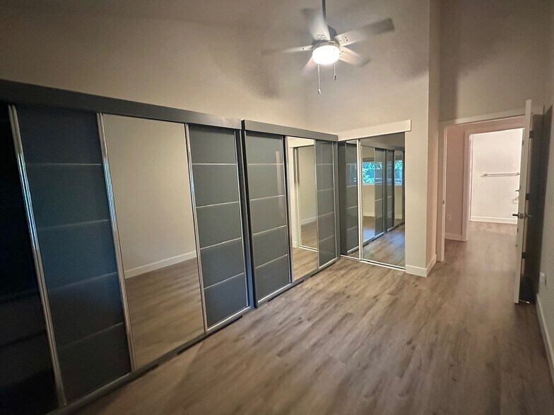 Building Photo - 2309 K St