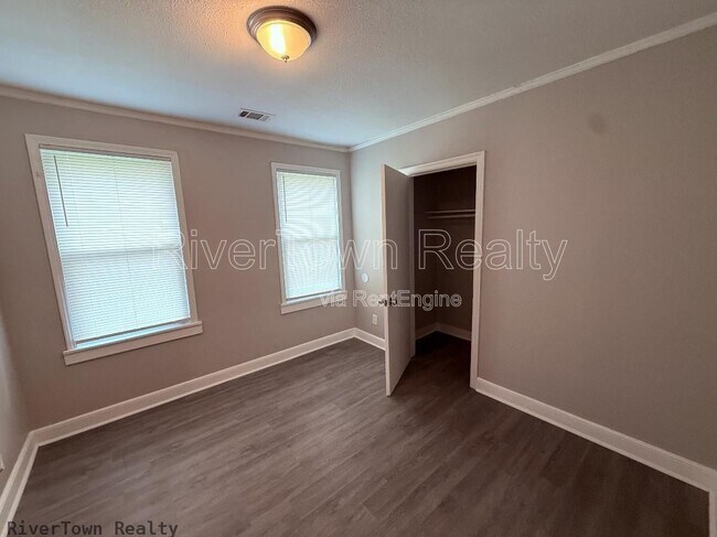 Building Photo - 3175 Jackson Ave