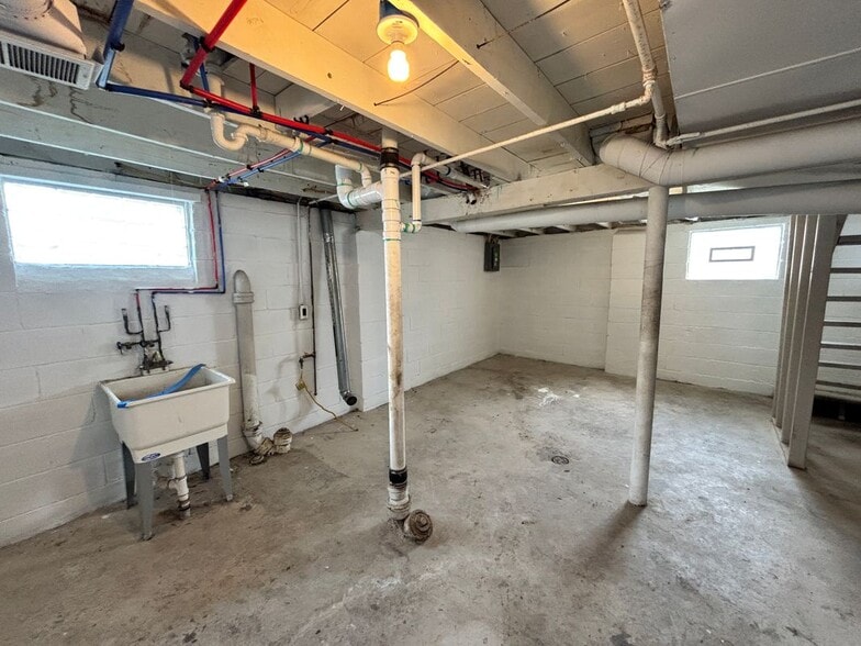 Building Photo - 21434 Panama St