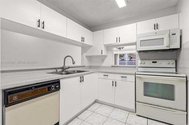 Building Photo - 12450 NW 7th Ln