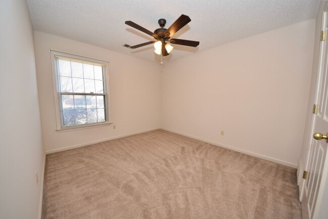 Building Photo - Very nice 3 bed 2 bath home near E. Holmes...