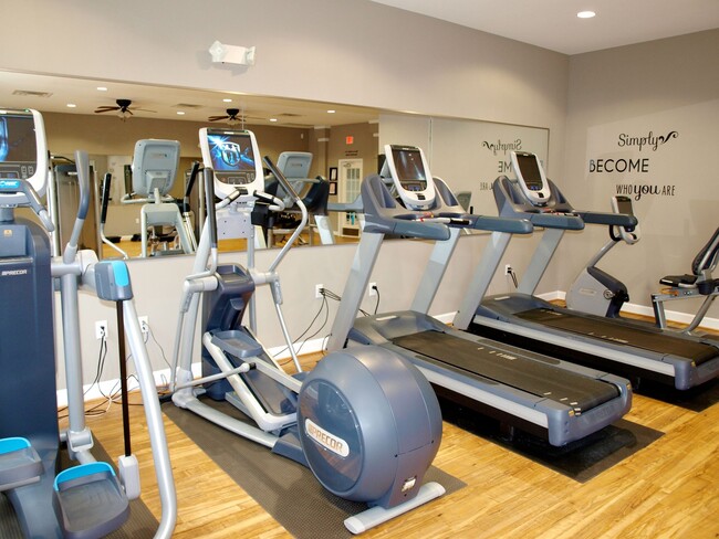 Building Photo - A1 | 1 Bed 1 Bath | 834 sf