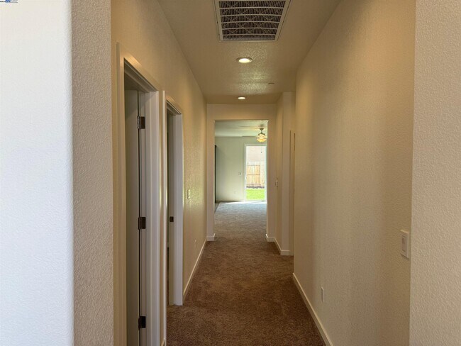 Building Photo - 4671 Irma Dr