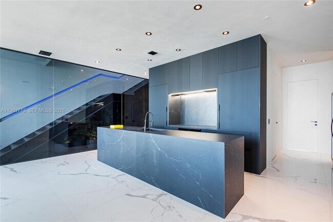 Building Photo - 650 NE 32nd St