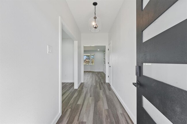 Building Photo - 205 Elmwood St
