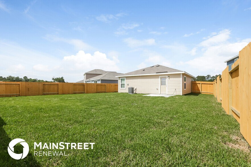 Building Photo - 25221 Dickens Dr