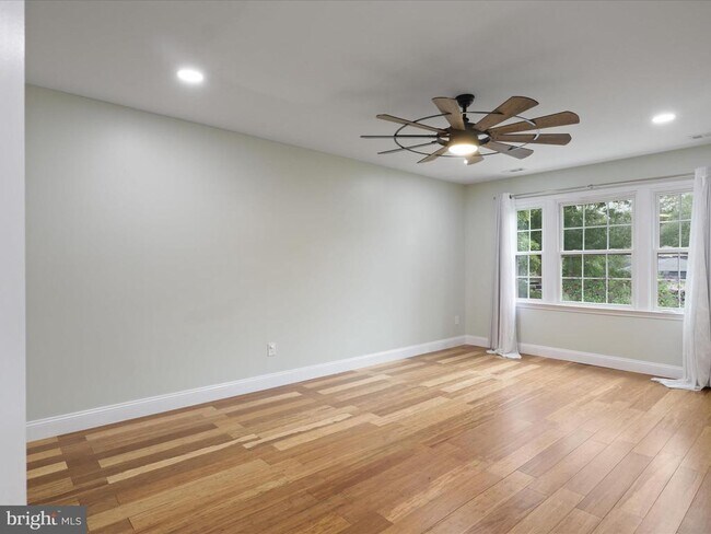 Building Photo - 1012 Richmond Dr