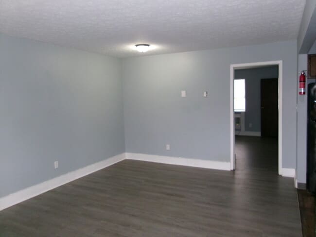 Building Photo - 204 N Warren St