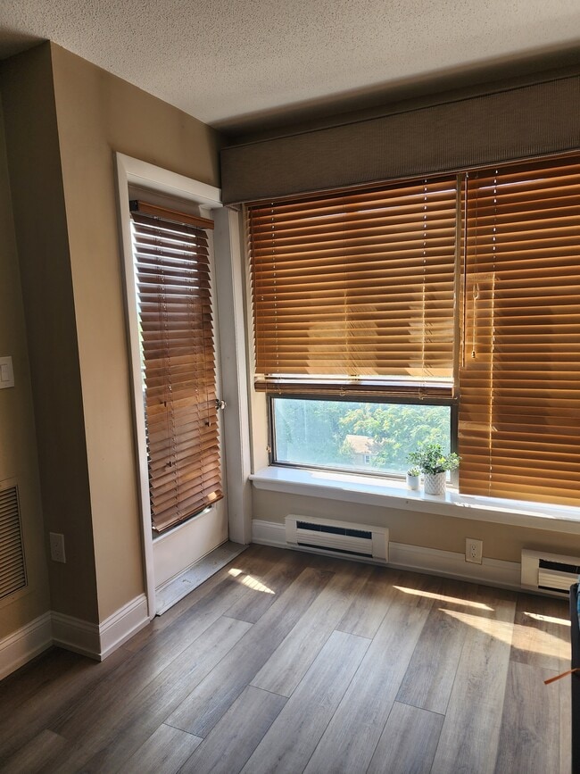 Building Photo - 200 Burkhall St