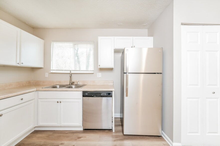 Building Photo - 4964 Galbraith Cir