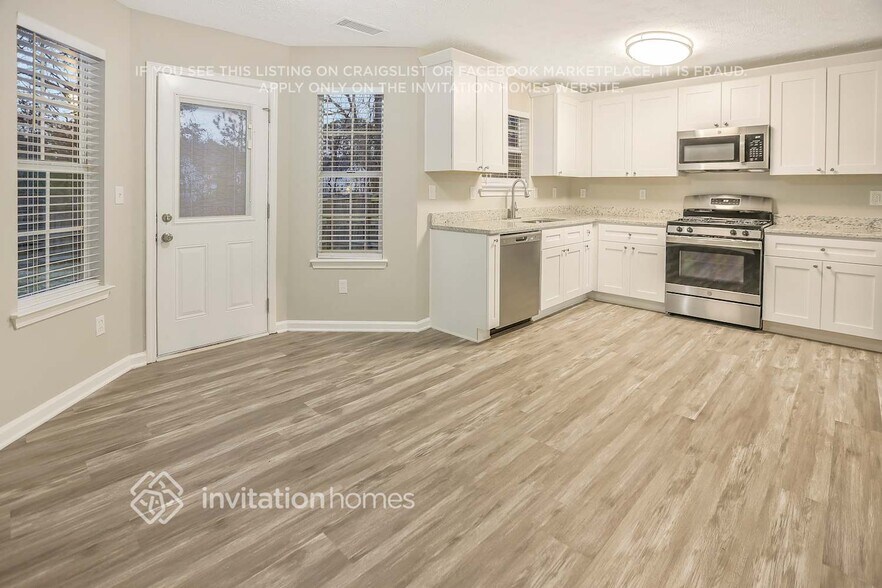 Building Photo - 2796 Two Lakes Cir