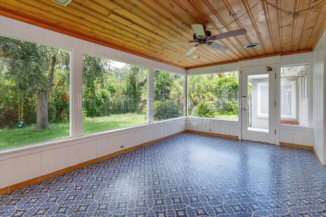 Building Photo - 1235 Ayrshire St