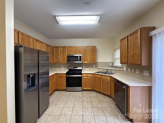 Building Photo - 3046 Summerfield Ridge Ln