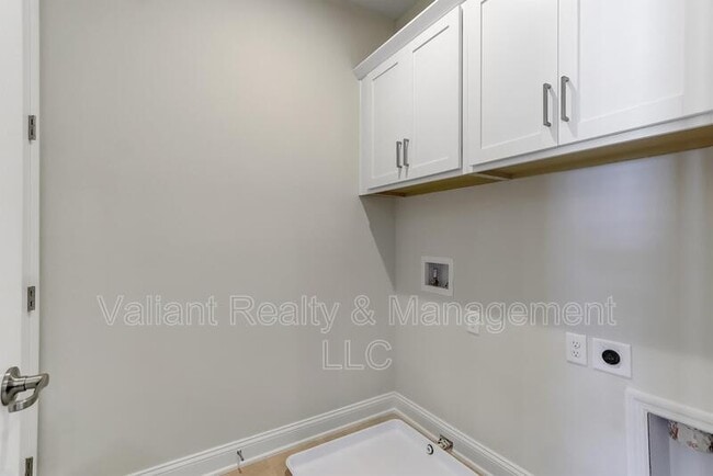 Building Photo - 14167 Pier Ln