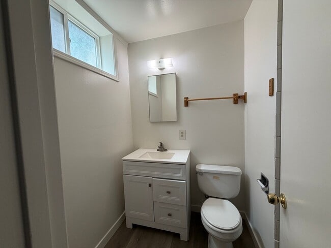 Building Photo - Move in Special and Recently Reduced Monthly-Escondido 1 bedroom 1 bath apartment for rent
