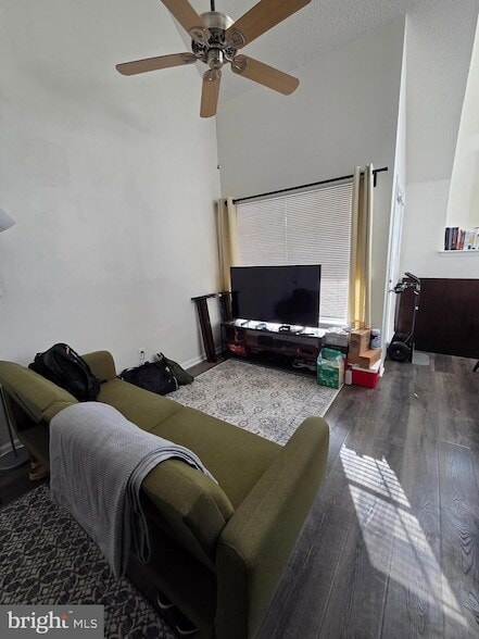 Building Photo - 14049 Vista Dr