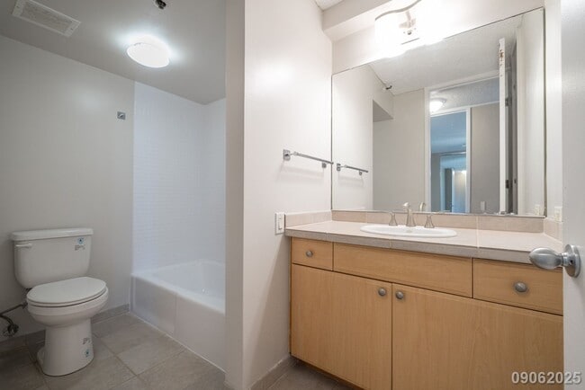 Building Photo - 2BR | 2BA | $4,000 | Move-In Ready! Windwa...