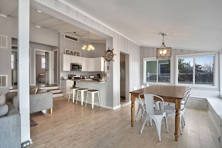 Building Photo - 184 Creek Rd