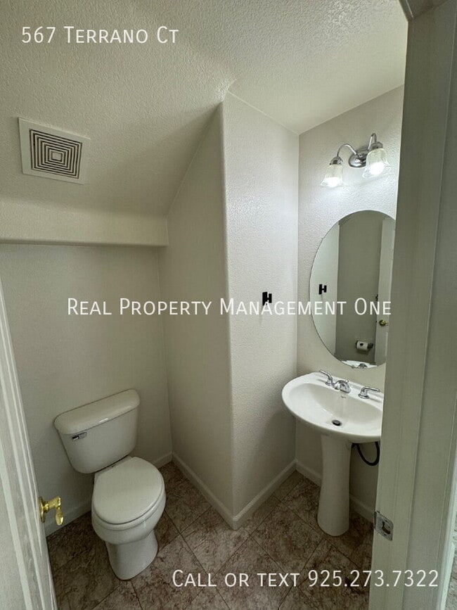 Building Photo - 567 Terrano Ct