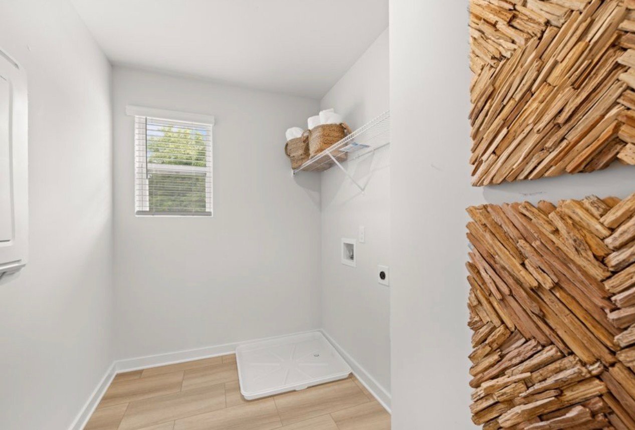 Building Photo - 1672 Manuka Ln