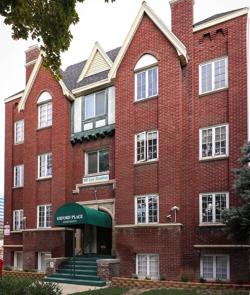 Building Photo - 335 E Broadway