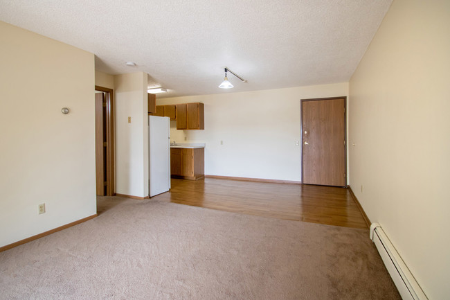 Living Room & Dining Area - Red Oak 48-Unit (City View Apartments)