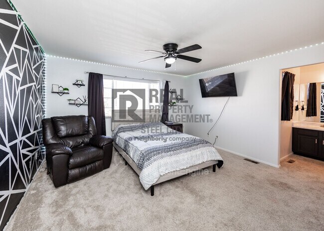 Building Photo - 2214 Cowhand Pl