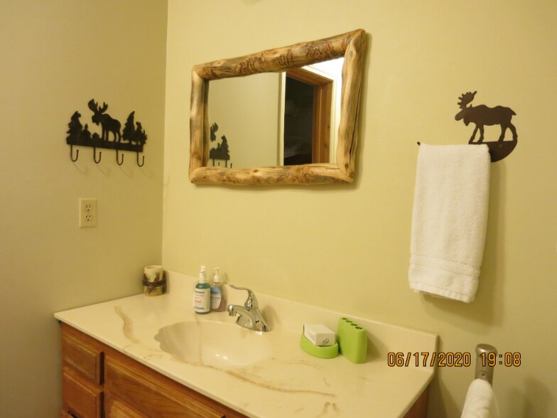 Building Photo - 15729 Pine Lake Dr