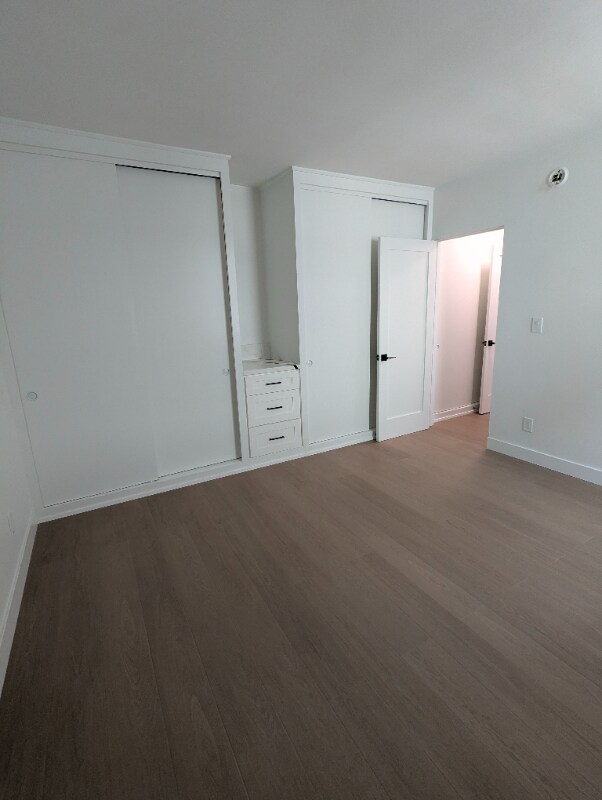 Building Photo - 11030 Moorpark St