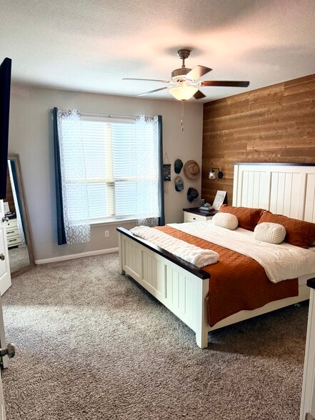 Master Bedroom - 834 Ross Rd