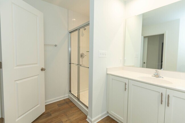 Building Photo - 3 Bed/3.5 Bath NEW Townhome in Charles Town, WV