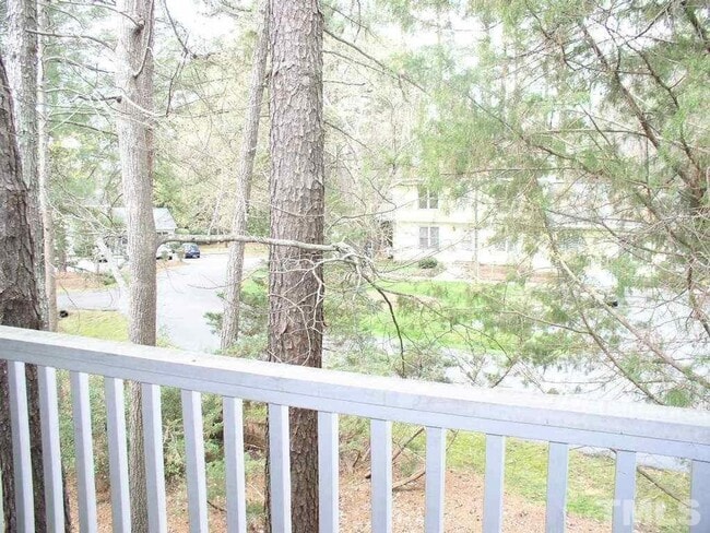 Building Photo - Carrboro / Brighton Sq. Apt. AVAILABLE