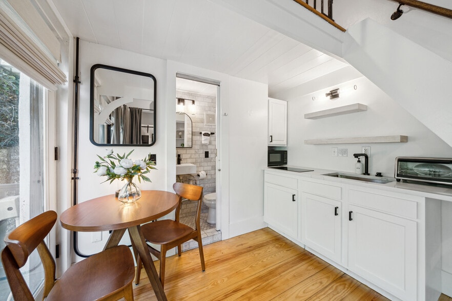 Building Photo - 33 Cannon St