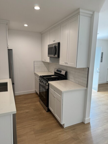 Building Photo - 3090 Weldon Ave