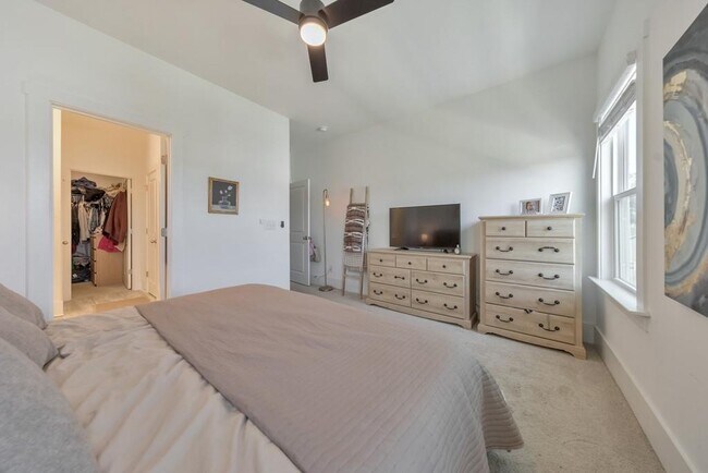 Building Photo - 1519 Layton Ln NW