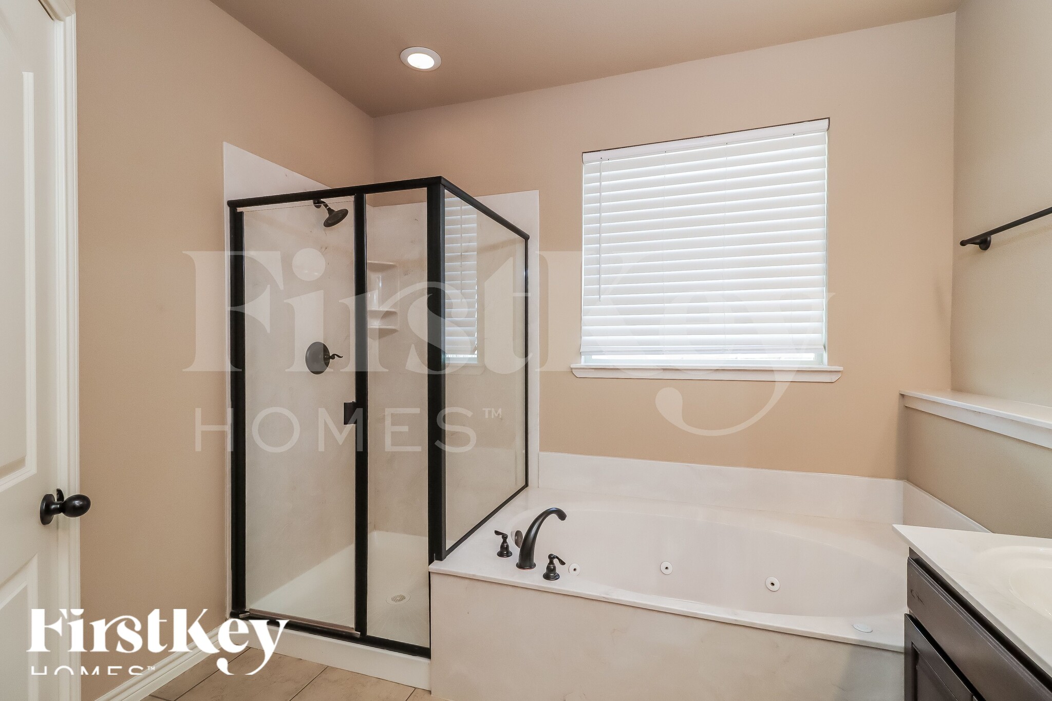 Building Photo - 1005 Destrehan Dr