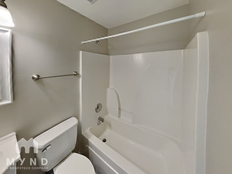 Building Photo - 6124 Lawn Meadow Dr