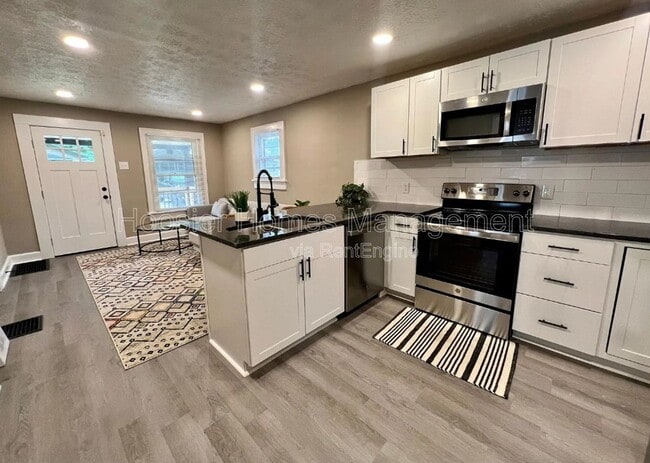 Building Photo - 5128 Primrose Ave