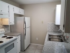 Building Photo - 107 Owen Cir