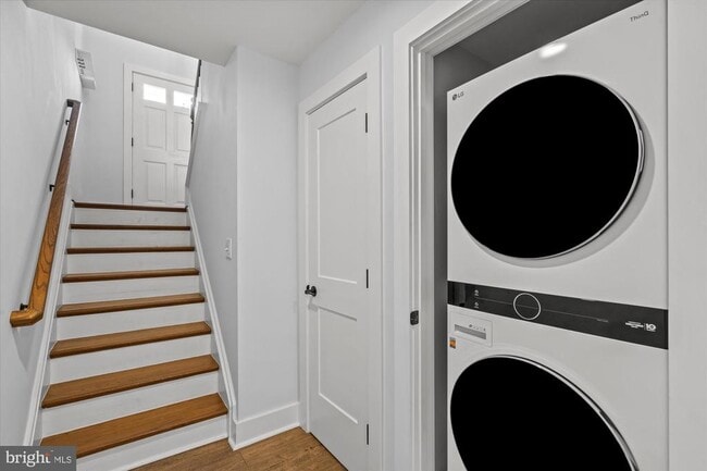 Building Photo - 222 Green St