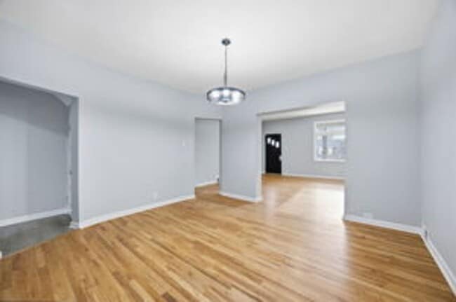 Building Photo - Well-maintained 3-bedroom, 1-bath home in Carnegie! Available Now!!