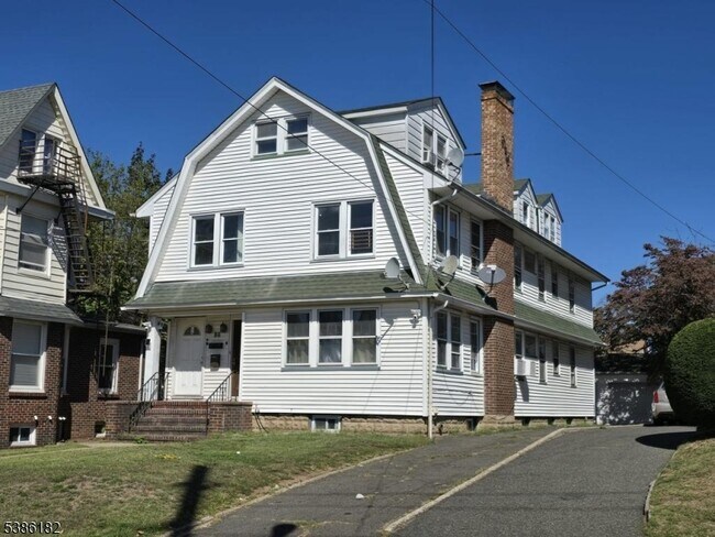 Primary Photo - 86 Watsessing Ave