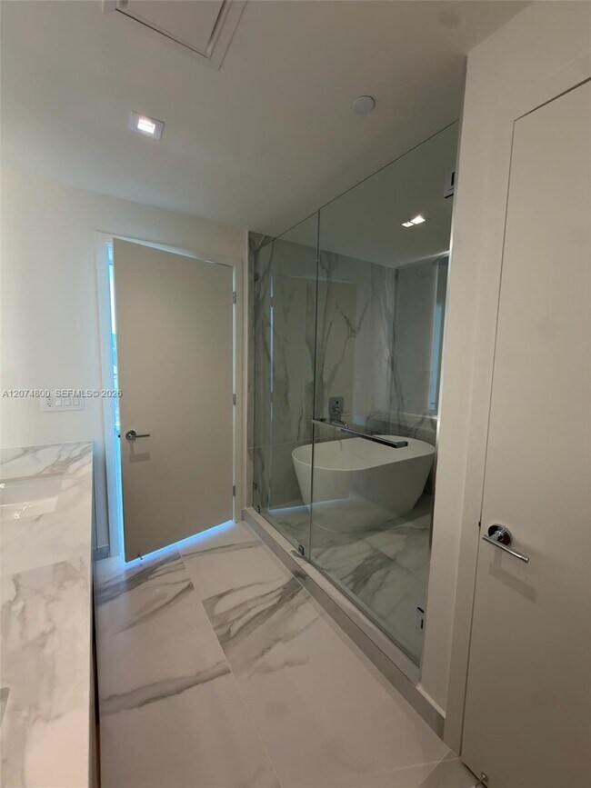 Building Photo - 1400 Biscayne Blvd