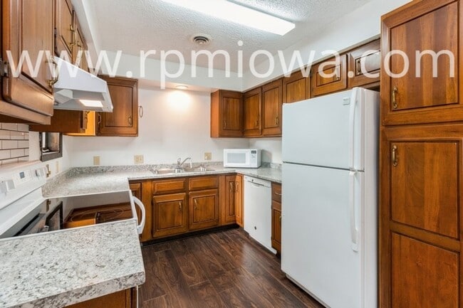 Building Photo - 1507 N Dakota Ave